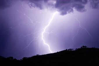 http://en.wikipedia.org/wiki/File:Lightning_strike_jan_2007.jpg